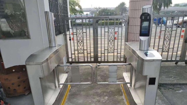 小区安装人脸识别<i style='color:red'>门禁闸机</i>有什么好处