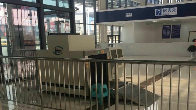 为春运增添一道安全防线，金属安检门全程守护