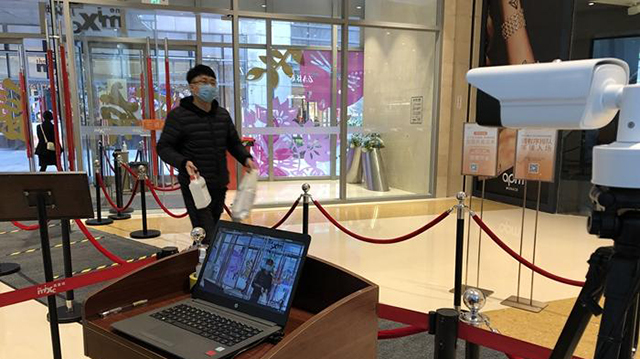 3-5米远距秒测温,红外测温仪器提升顾客通行效率